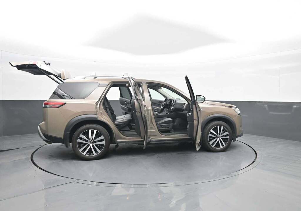 2023 Nissan Pathfinder Platinum 4WD
