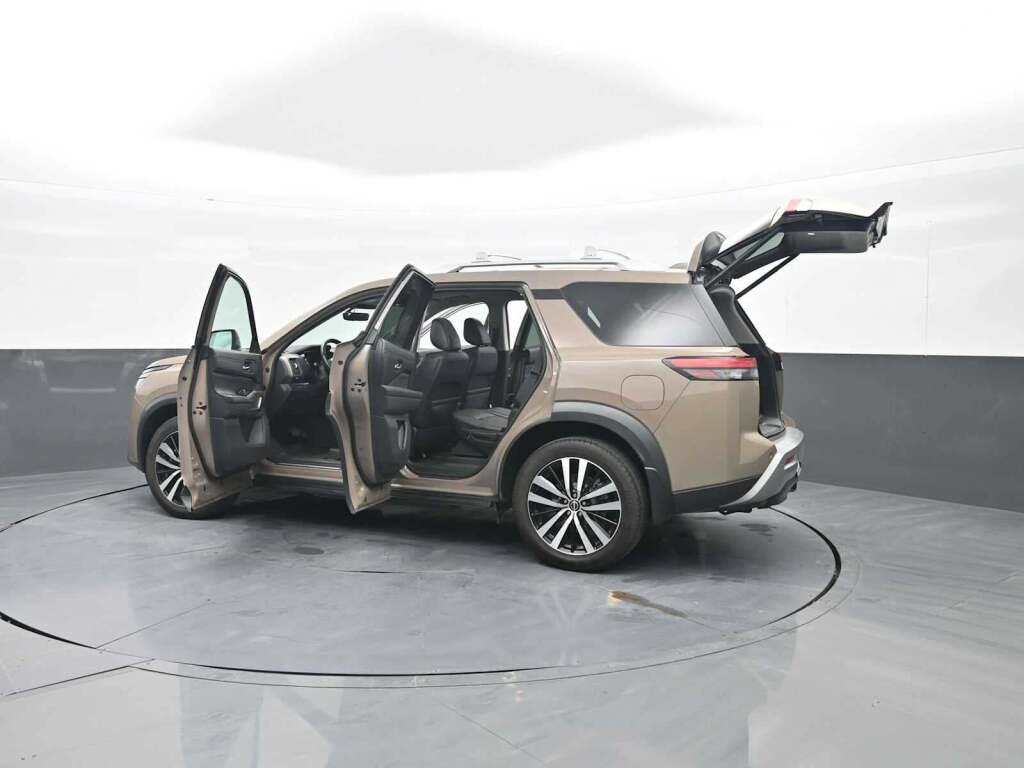 2023 Nissan Pathfinder Platinum 4WD