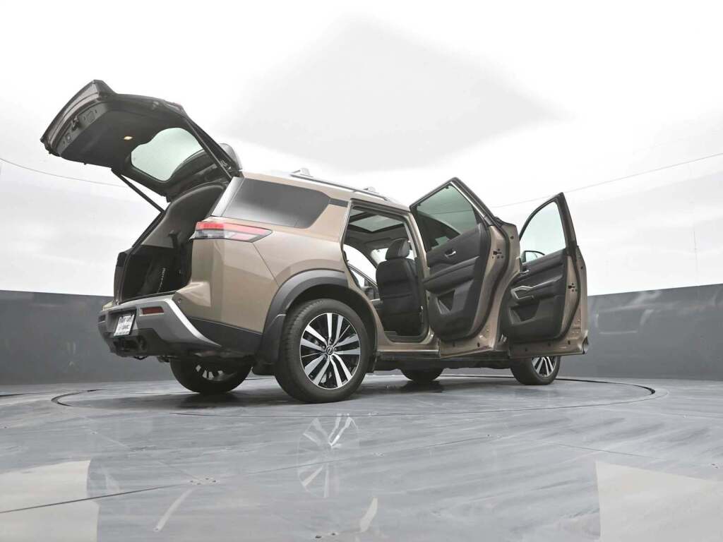 2023 Nissan Pathfinder Platinum 4WD