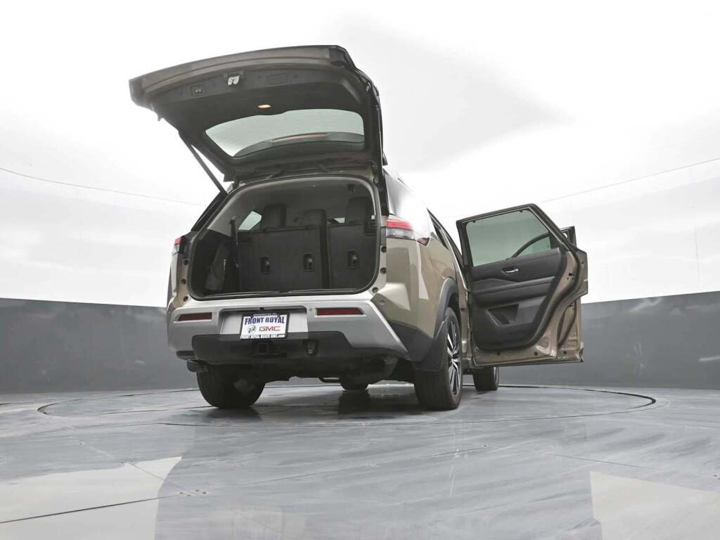 2023 Nissan Pathfinder Platinum 4WD