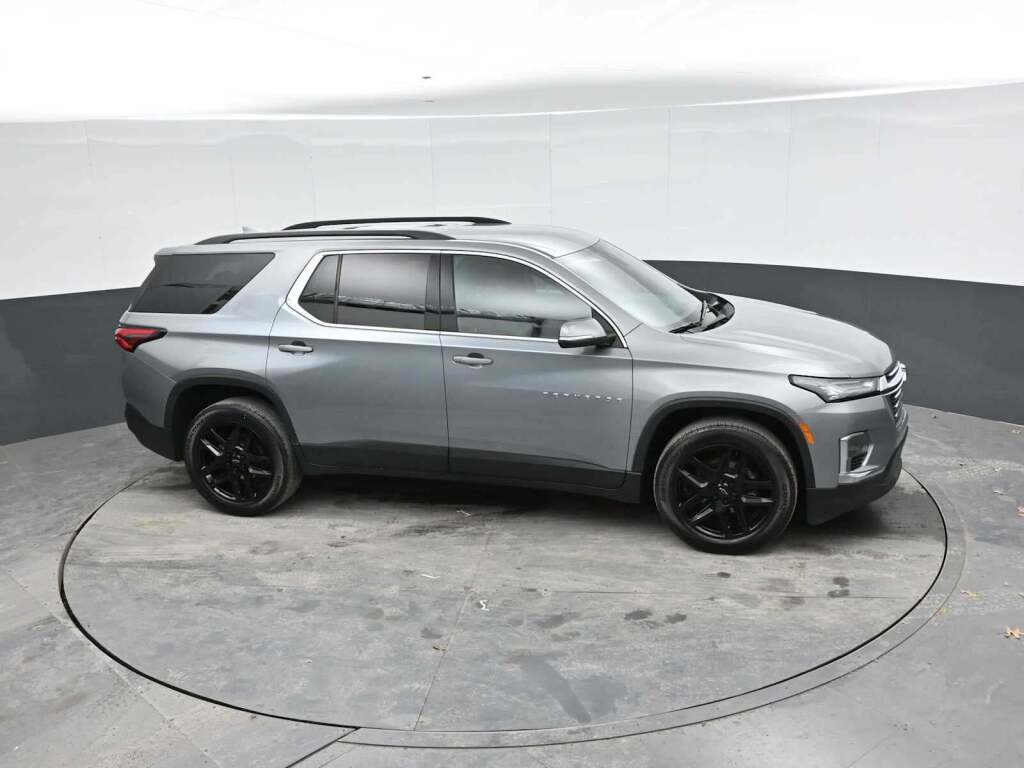 2023 Chevrolet Traverse FWD LT Cloth
