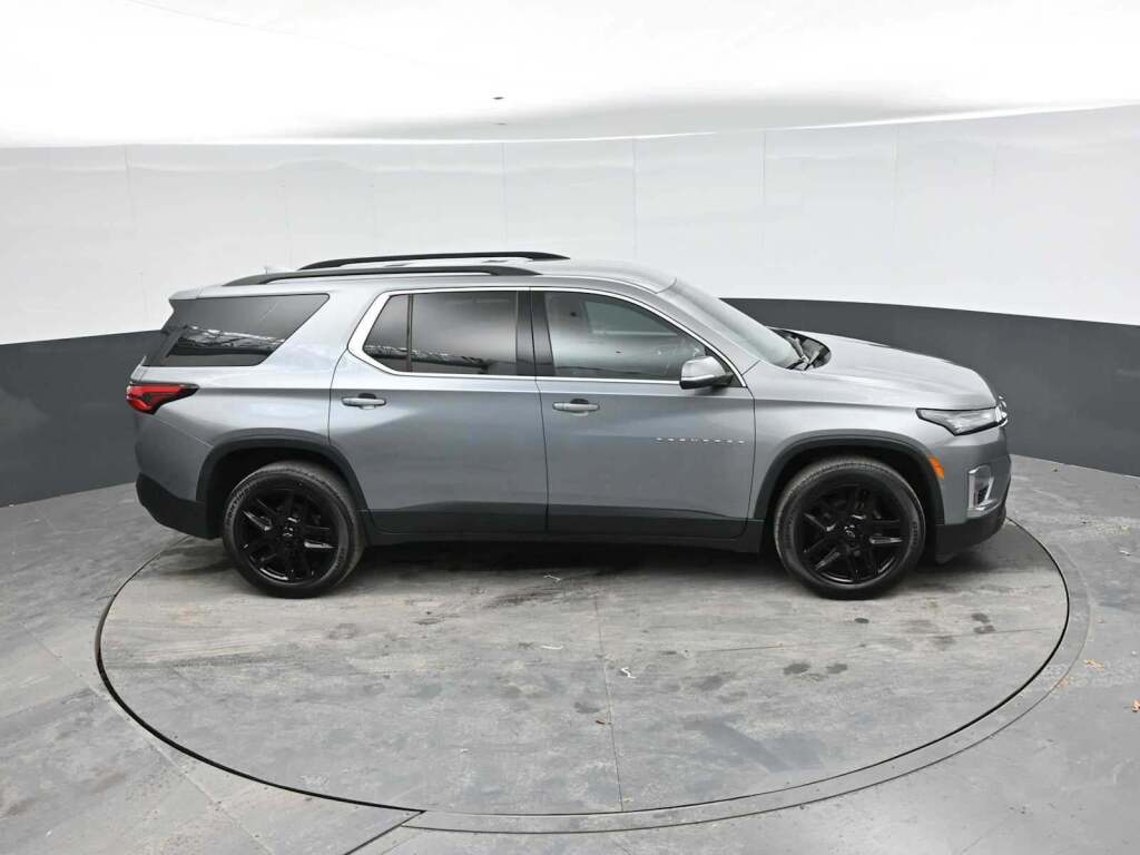 2023 Chevrolet Traverse FWD LT Cloth