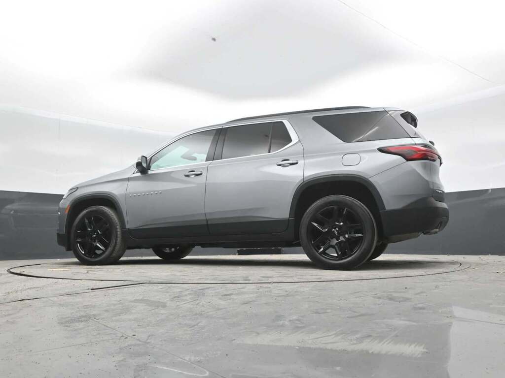 2023 Chevrolet Traverse FWD LT Cloth