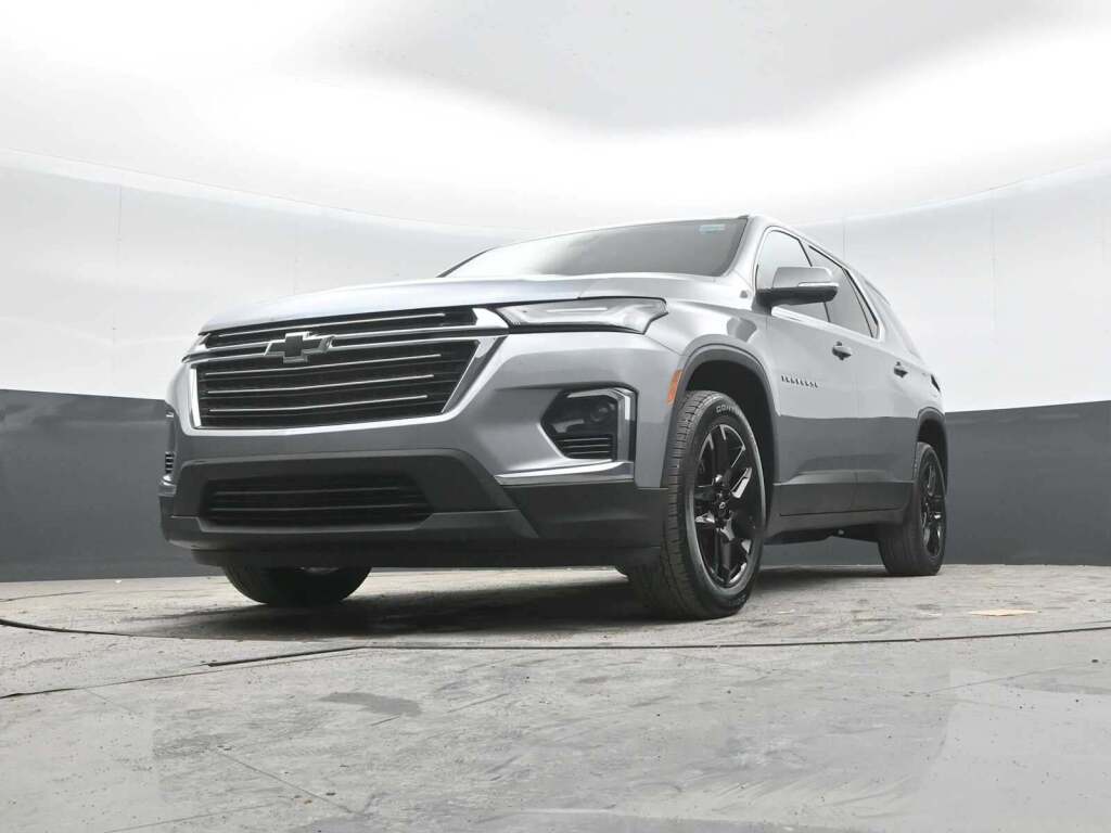 2023 Chevrolet Traverse FWD LT Cloth