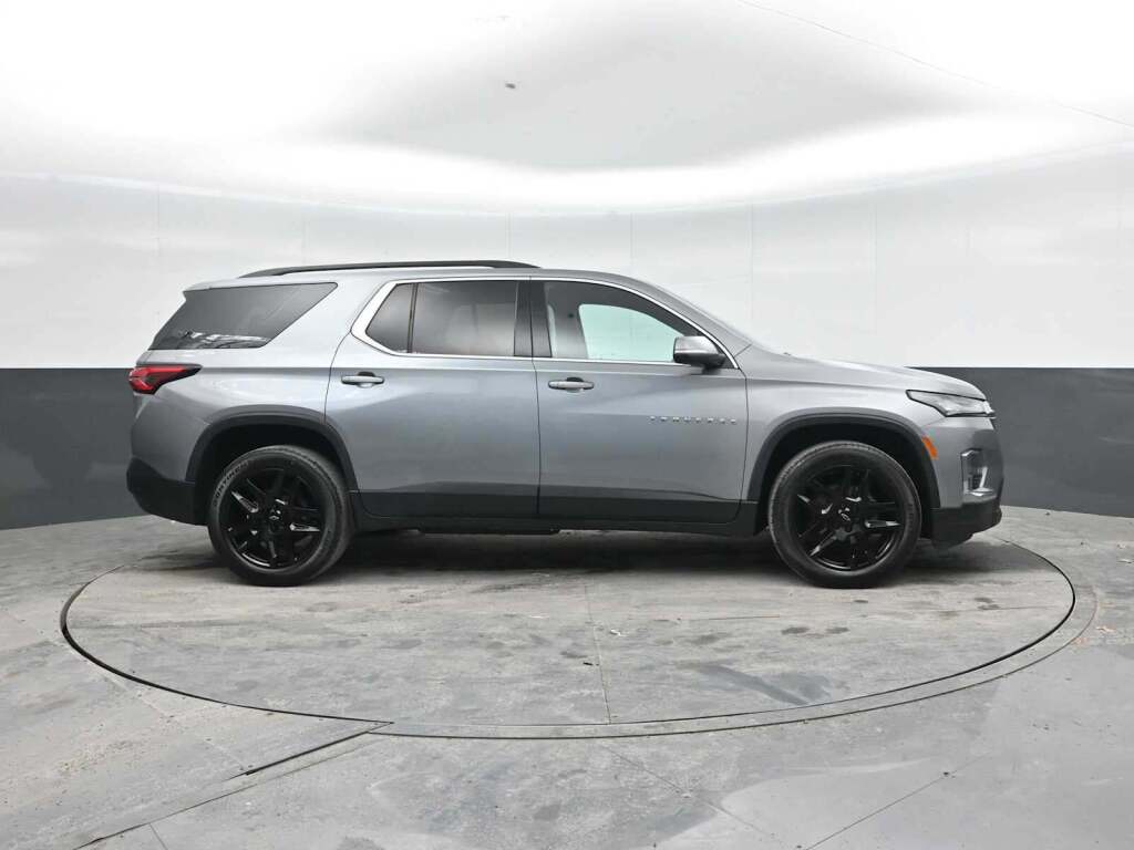 2023 Chevrolet Traverse FWD LT Cloth
