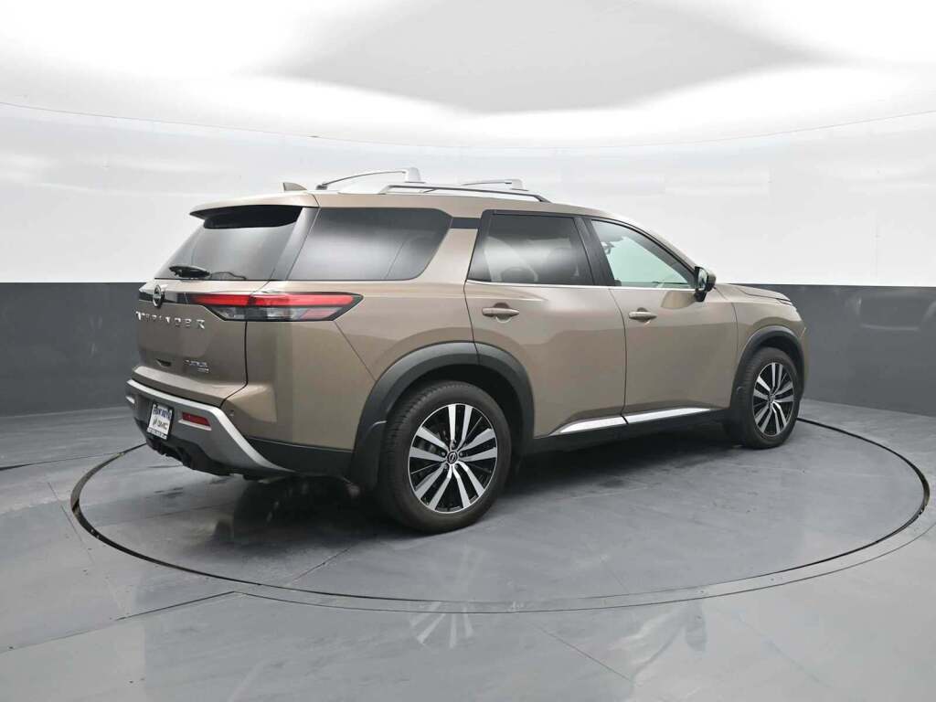 2023 Nissan Pathfinder Platinum 4WD