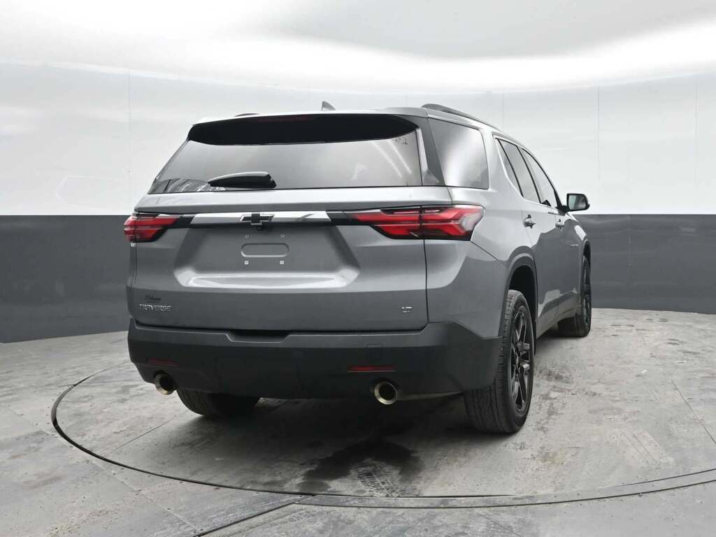 2023 Chevrolet Traverse FWD LT Cloth