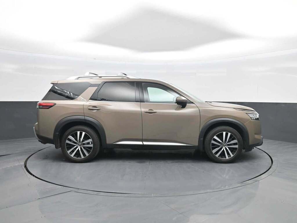 2023 Nissan Pathfinder Platinum 4WD