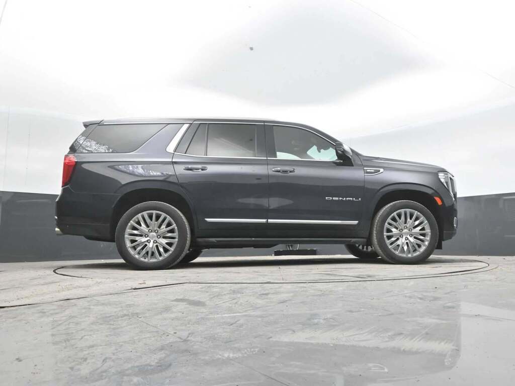 2023 GMC Yukon 4WD Denali