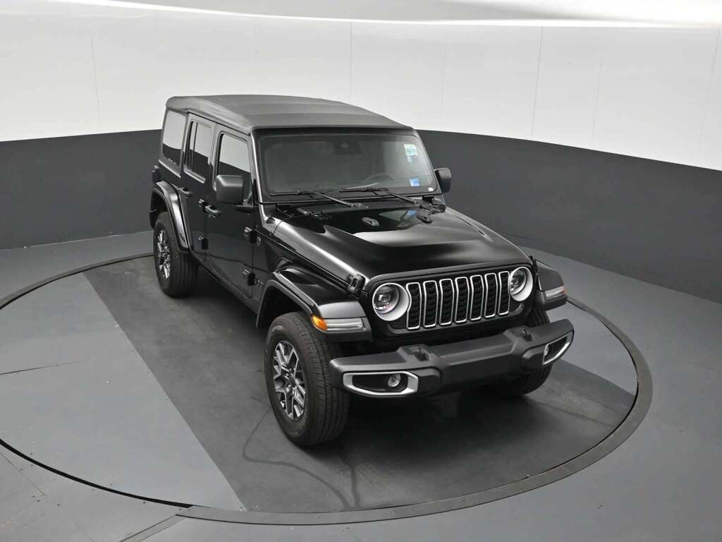 2025 Jeep Wrangler 4-Door Sahara 4x4