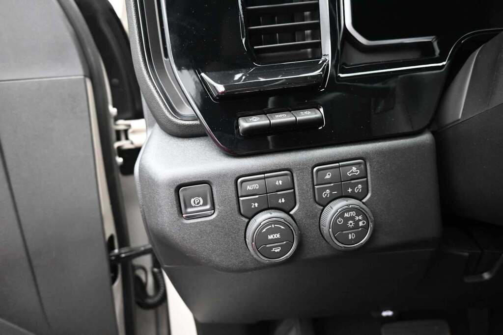 2026 Chevrolet Silverado 2500 HD Crew Cab, Standard Bed, XR2, 4WD