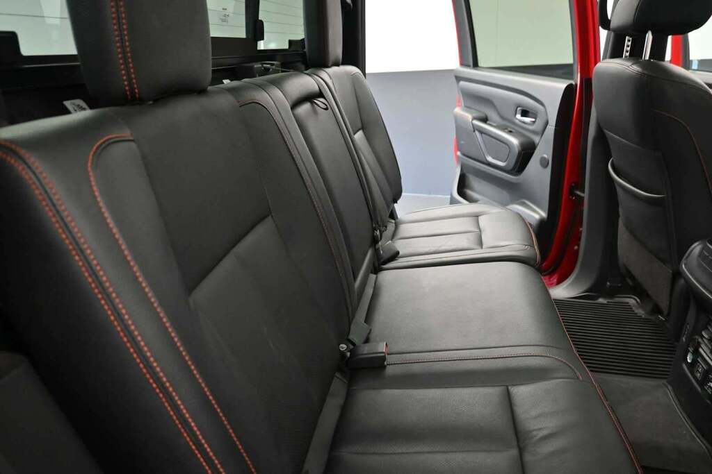 2024 Nissan TITAN Crew Cab PRO-4X 4x4