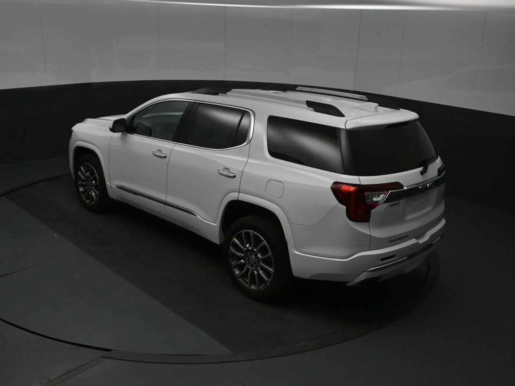 2023 GMC Acadia AWD Denali