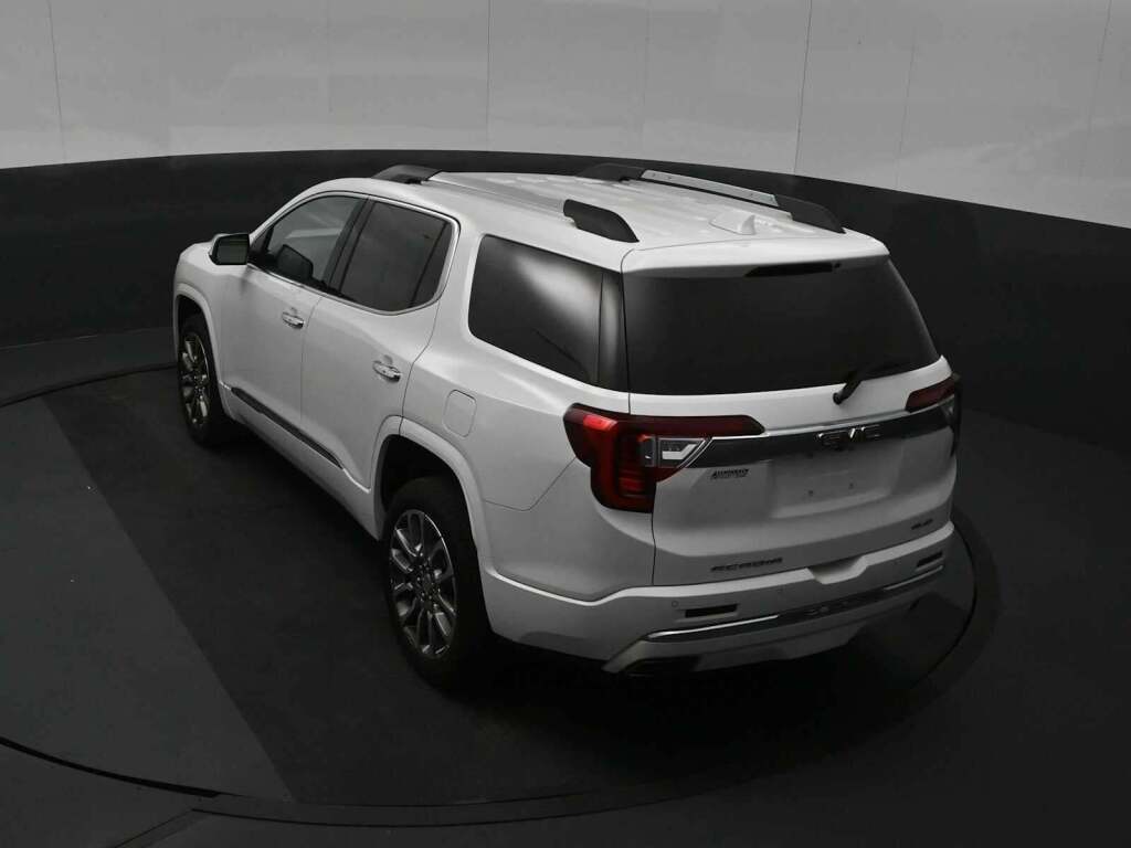 2023 GMC Acadia AWD Denali