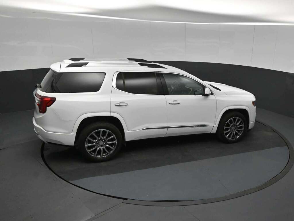 2023 GMC Acadia AWD Denali