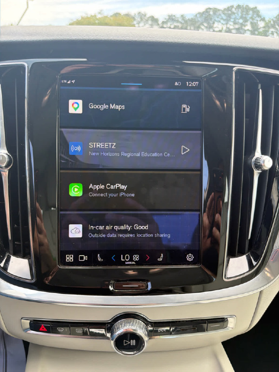 2024 Volvo S60 B5 Plus Dark Theme