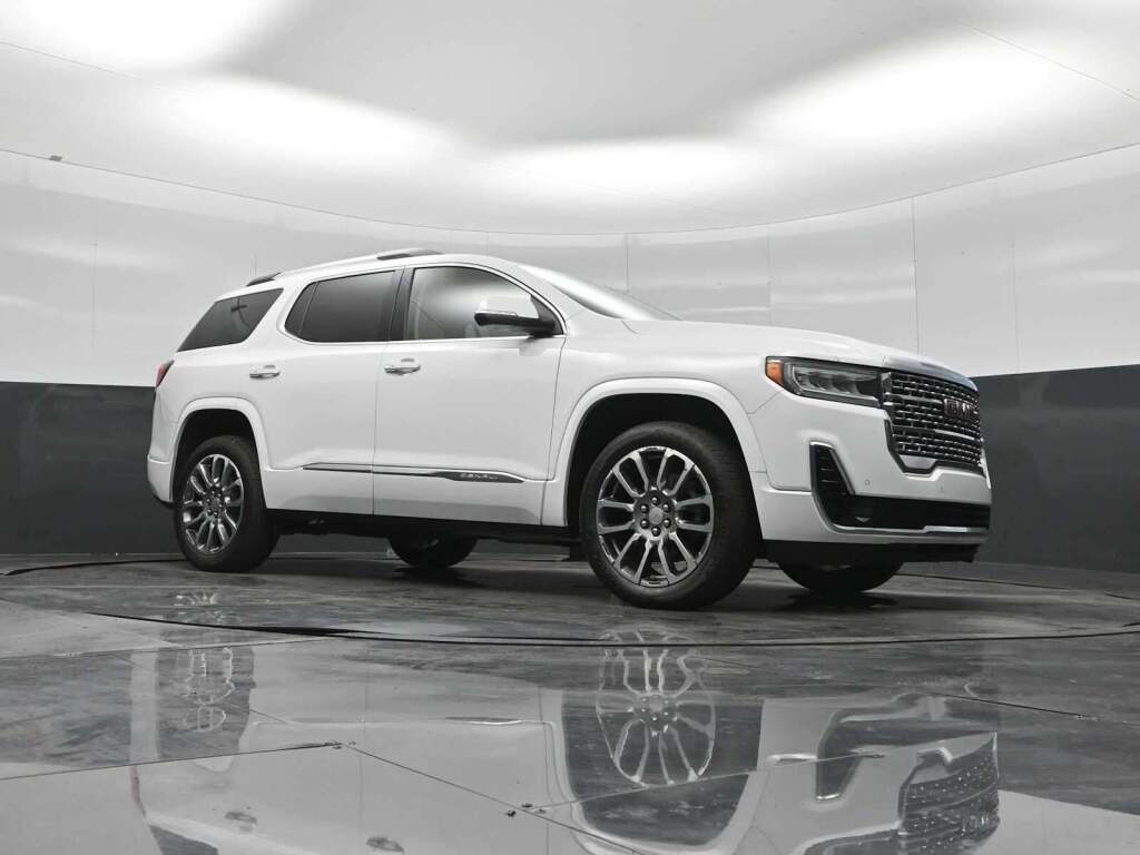 2023 GMC Acadia AWD Denali