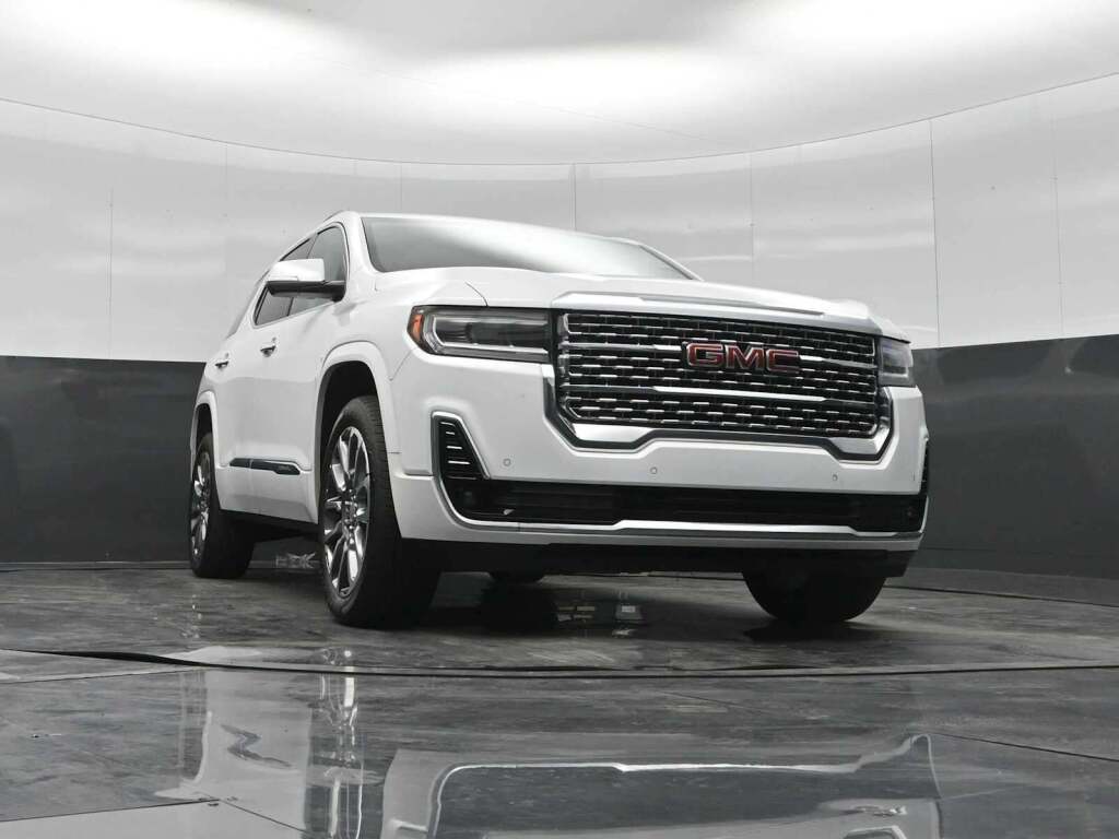 2023 GMC Acadia AWD Denali
