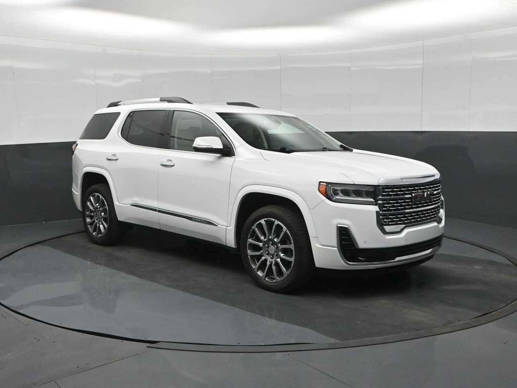 2023 GMC Acadia AWD Denali