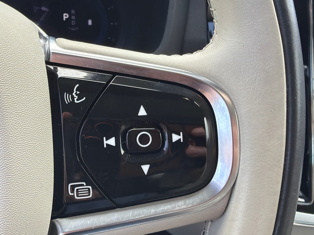 2024 Volvo S60 B5 Plus Dark Theme