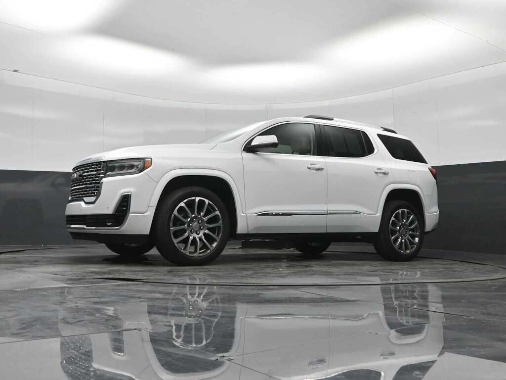 2023 GMC Acadia AWD Denali