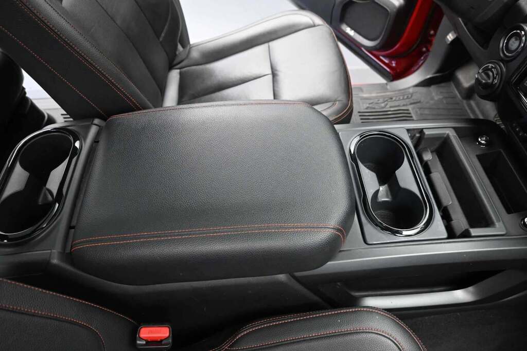 2024 Nissan TITAN Crew Cab PRO-4X 4x4