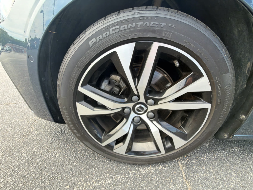 2024 Volvo S60 B5 Plus Dark Theme