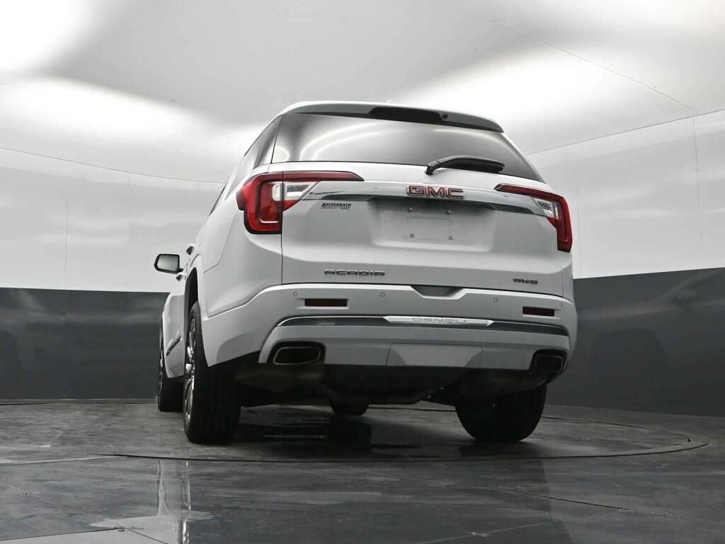 2023 GMC Acadia AWD Denali