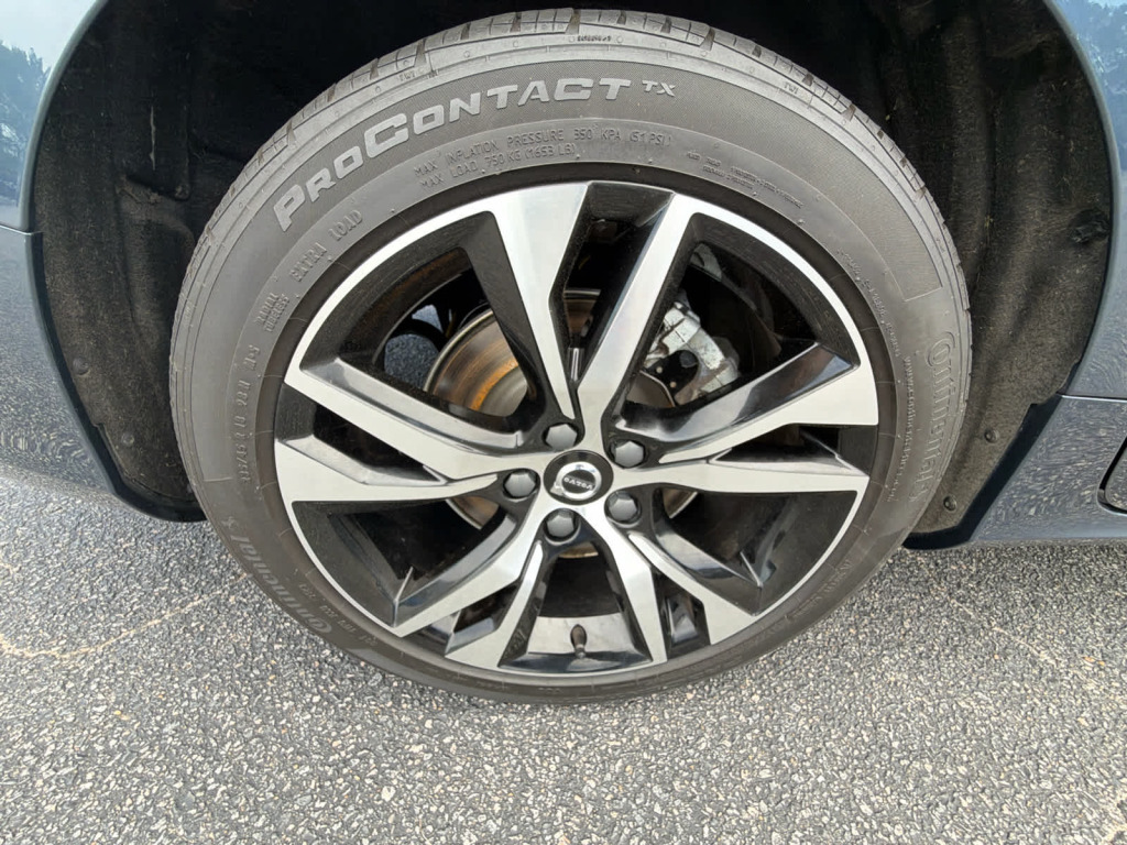 2024 Volvo S60 B5 Plus Dark Theme