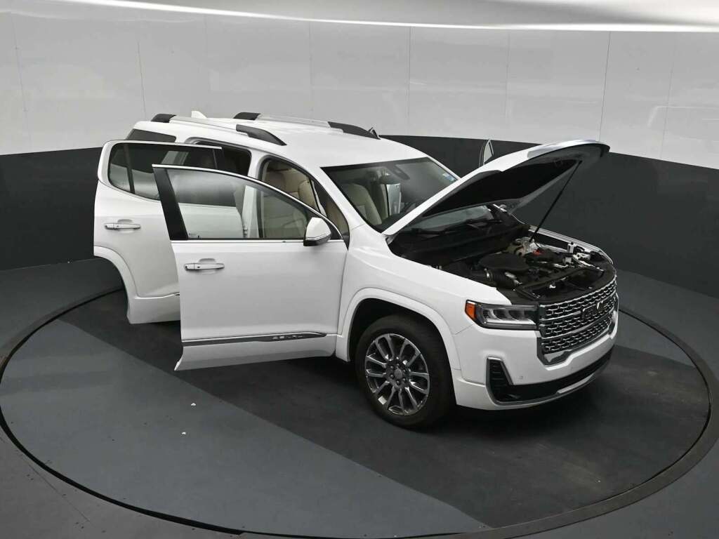 2023 GMC Acadia AWD Denali