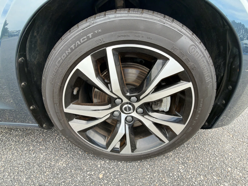 2024 Volvo S60 B5 Plus Dark Theme