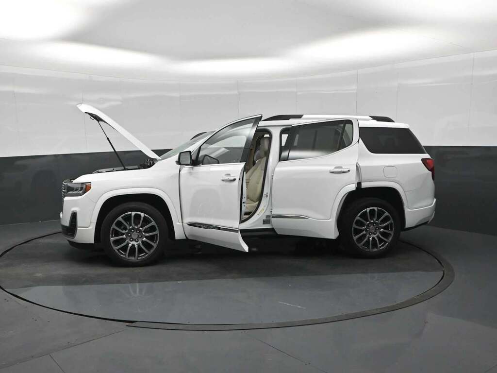 2023 GMC Acadia AWD Denali