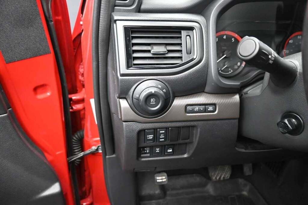 2024 Nissan TITAN Crew Cab PRO-4X 4x4