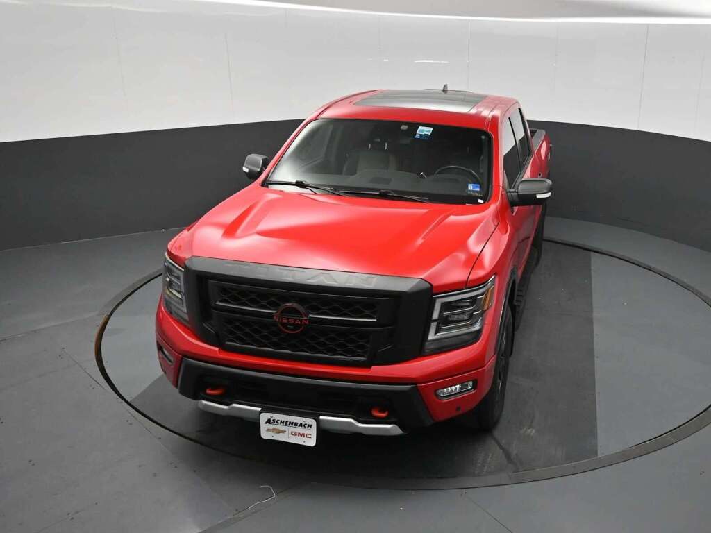 2024 Nissan TITAN Crew Cab PRO-4X 4x4