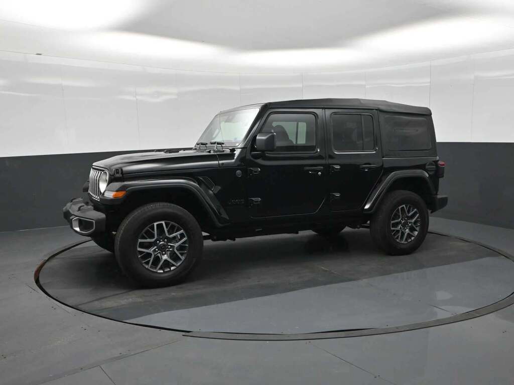 2025 Jeep Wrangler 4-Door Sahara 4x4