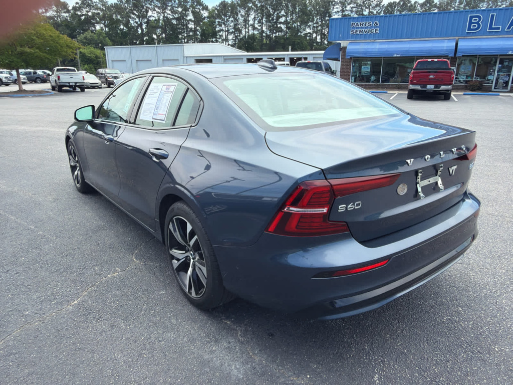 2024 Volvo S60 B5 Plus Dark Theme