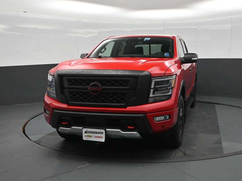 2024 Nissan TITAN Crew Cab PRO-4X 4x4