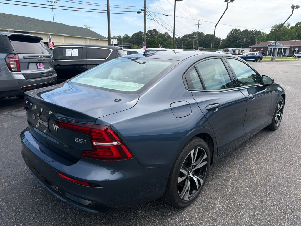 2024 Volvo S60 B5 Plus Dark Theme