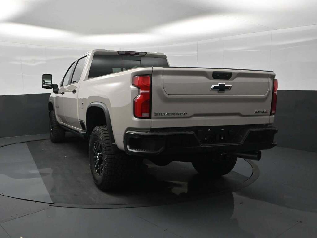 2026 Chevrolet Silverado 2500 HD Crew Cab, Standard Bed, XR2, 4WD