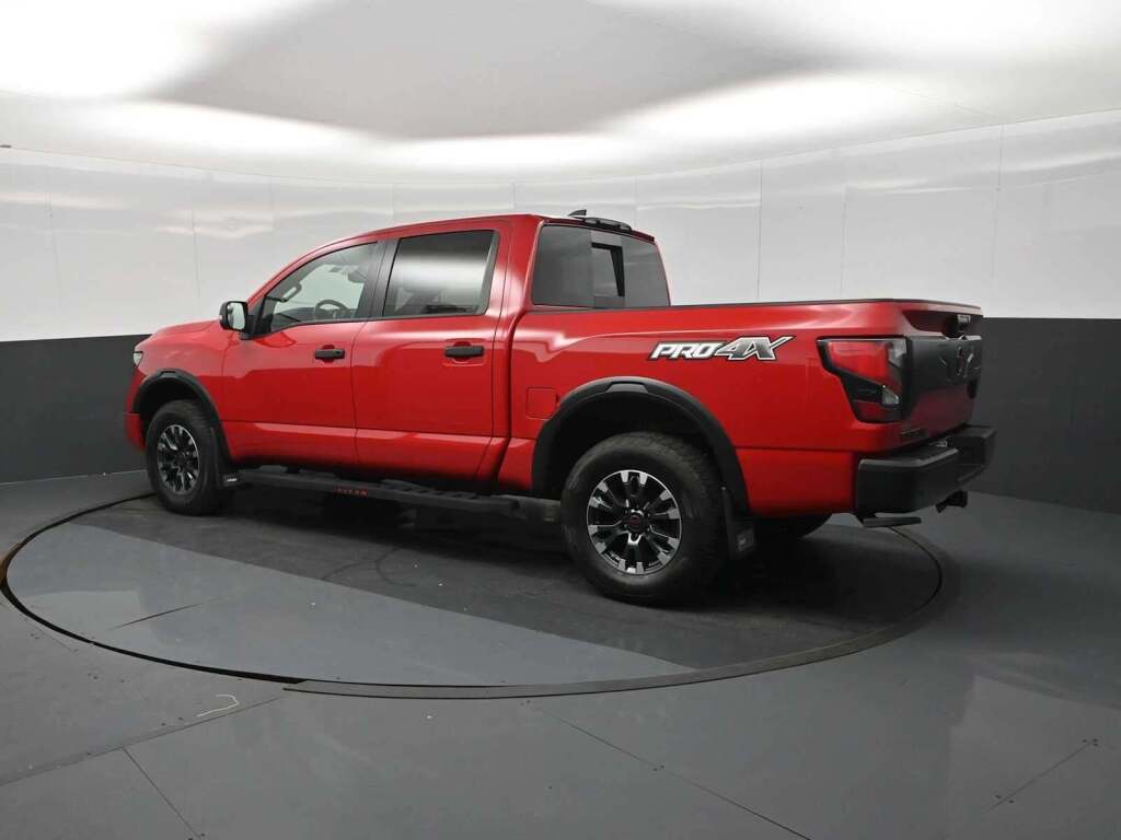 2024 Nissan TITAN Crew Cab PRO-4X 4x4