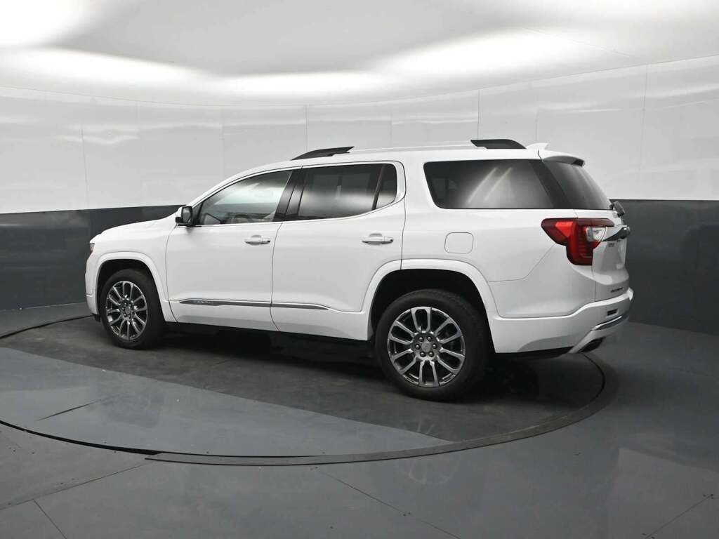 2023 GMC Acadia AWD Denali