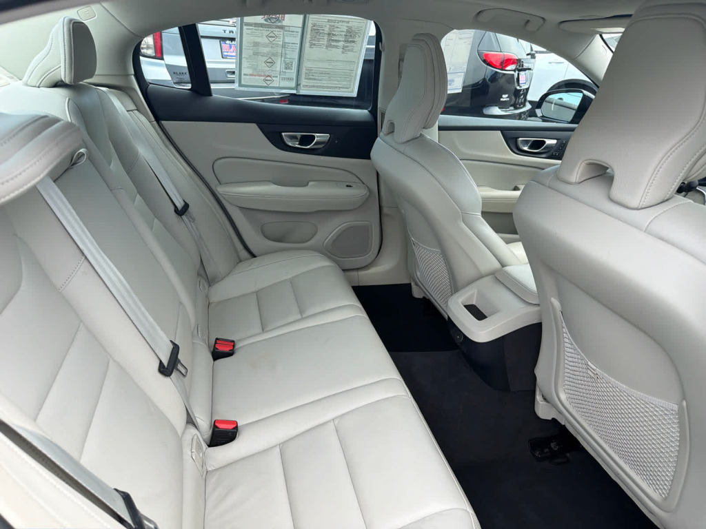 2024 Volvo S60 B5 Plus Dark Theme