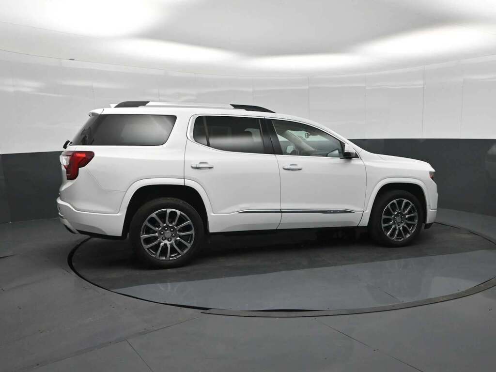 2023 GMC Acadia AWD Denali