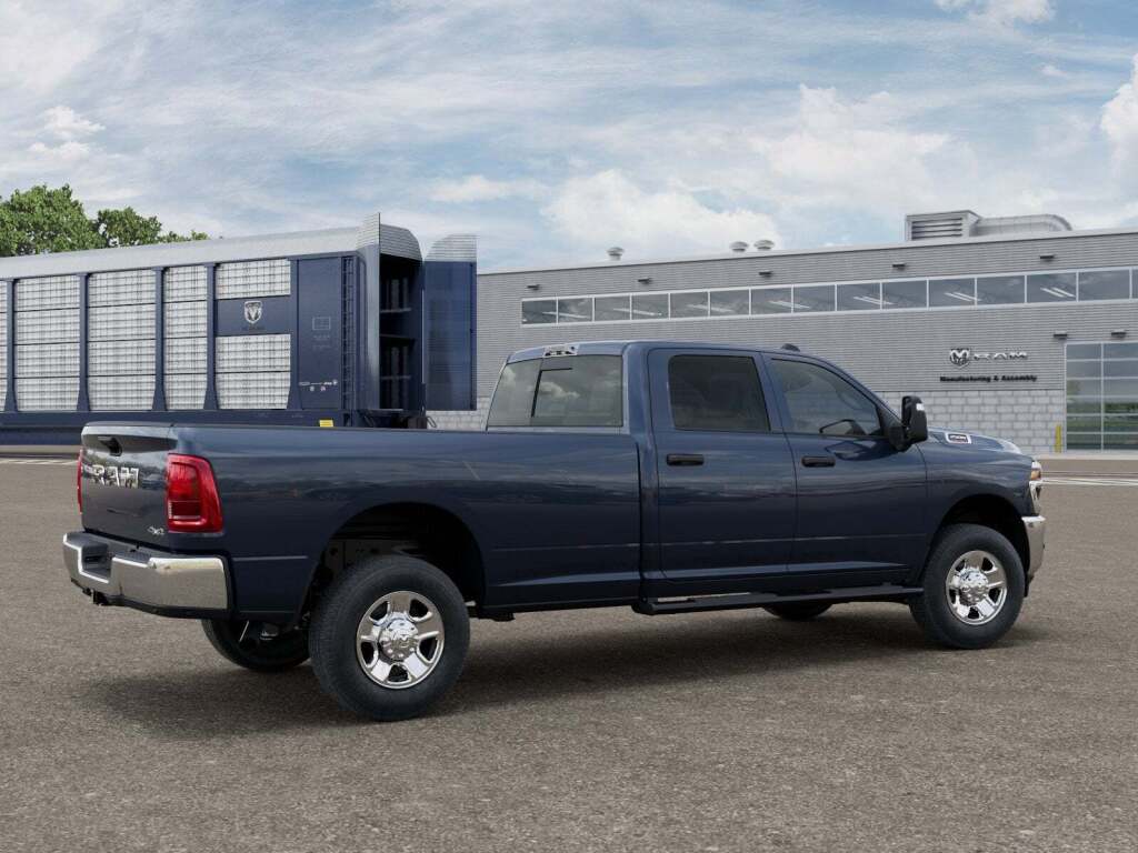 2026 Ram 2500 Tradesman Crew Cab 4x4 8' Box