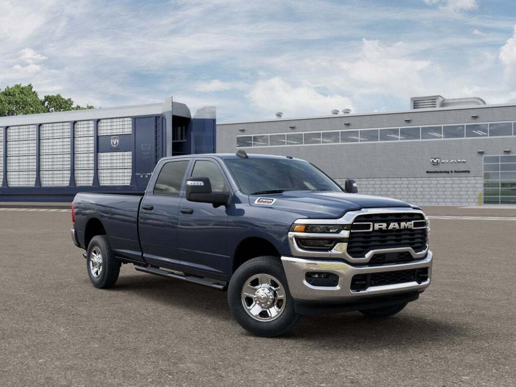 2026 Ram 2500 Tradesman Crew Cab 4x4 8' Box
