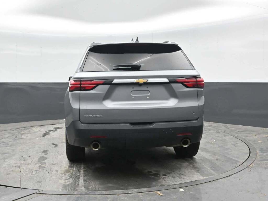 2023 Chevrolet Traverse FWD LT Cloth