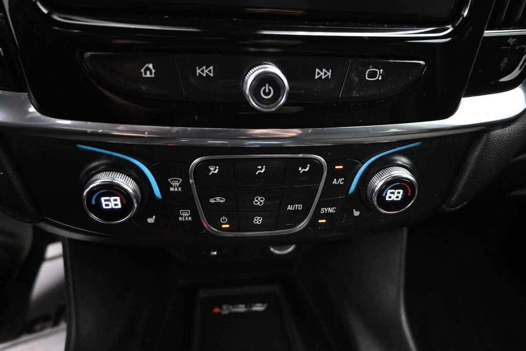 2023 Chevrolet Traverse FWD LT Cloth