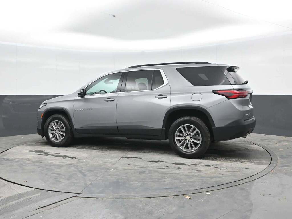 2023 Chevrolet Traverse FWD LT Cloth