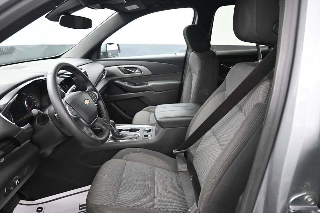 2023 Chevrolet Traverse FWD LT Cloth