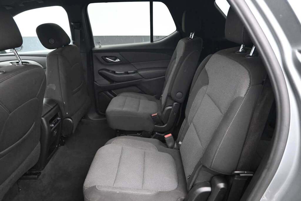 2023 Chevrolet Traverse FWD LT Cloth